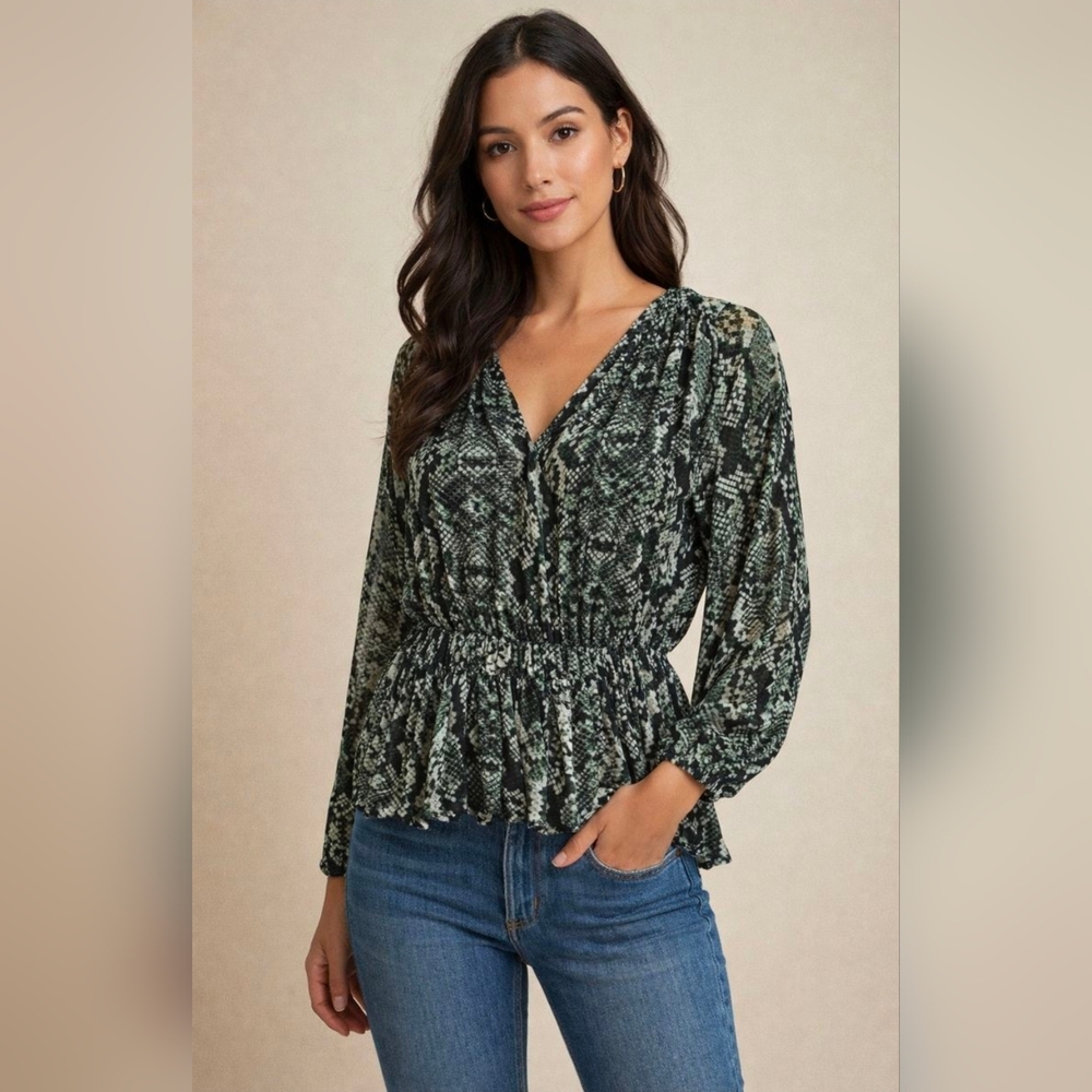H&M Women's Green Snake Reptile Sheer Elastic Waist V-Neck Blouse Womens Size 2